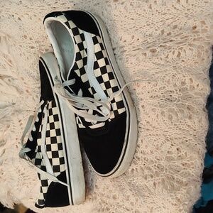 Van's blk/white checkered sneakers